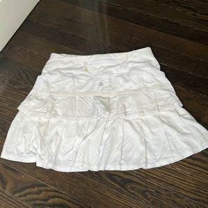 Lululemon tennis skirt Tall Size 2